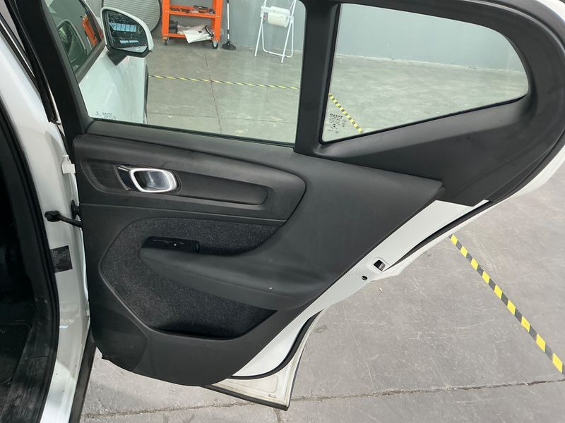 Volvo XC40 2.0 D3 2WD 2019 – снимка 30