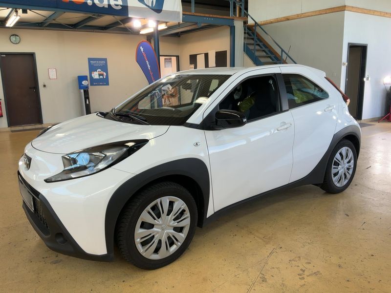 Toyota Aygo X 1.0 VVT-i Business Edition 2024 – снимка 2