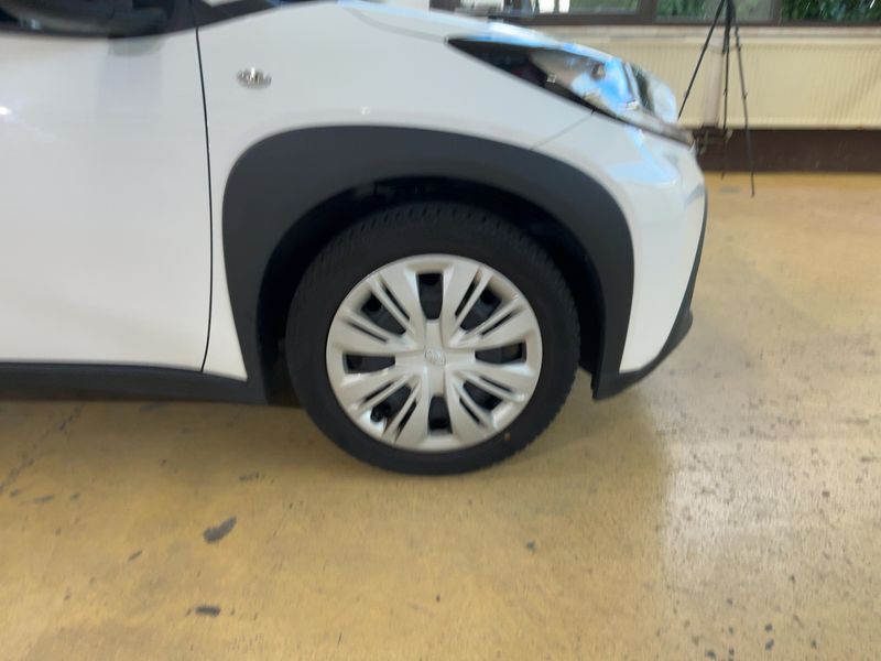 Toyota Aygo X 1.0 VVT-i Business Edition 2024 – снимка 11