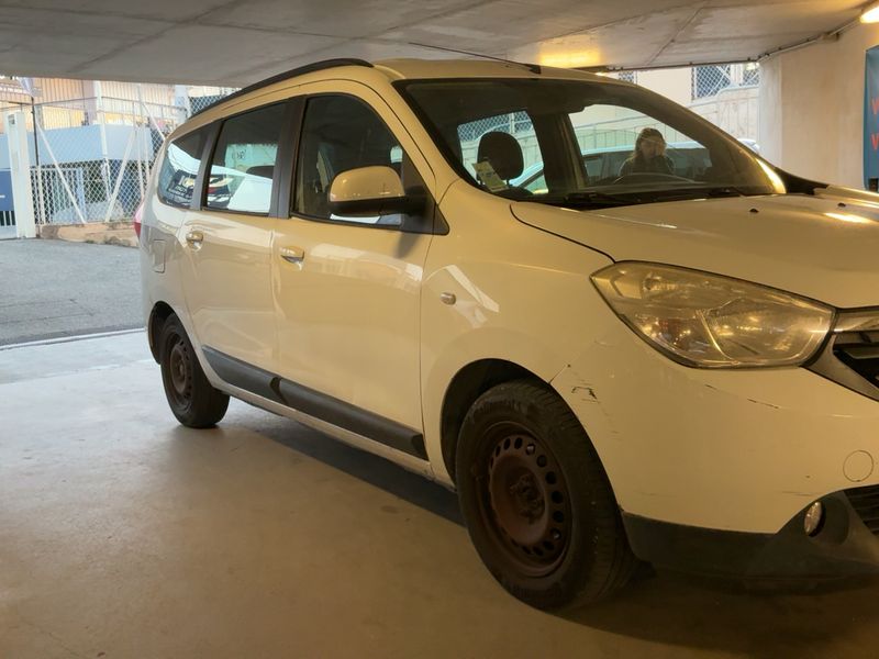 Dacia Lodgy 1.5 dCi Diesel Laureate 2012 – снимка 12