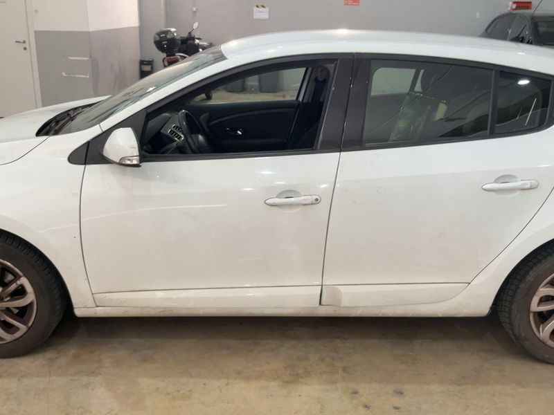 Renault Megane 1.5 dCi GT-Style 2014 – снимка 4