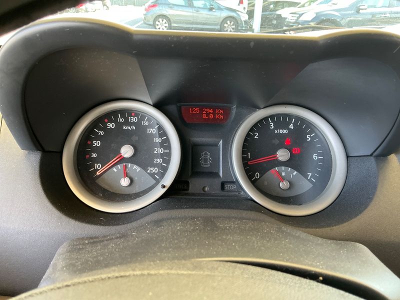Renault Megane 1.6 Expression Confort 2004 – снимка 4