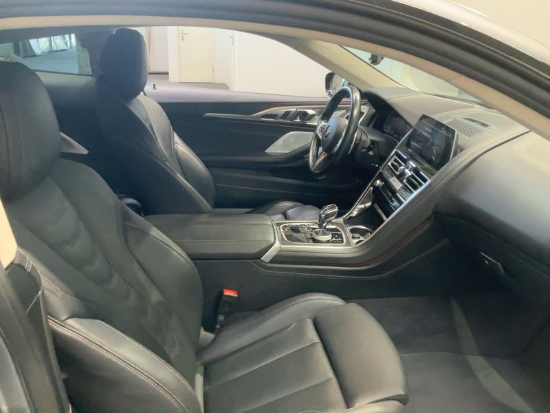 BMW 8er M850i xDrive 2021 – снимка 16