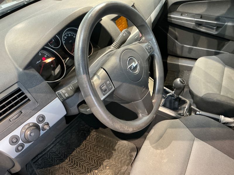 Opel Astra 1.6 Edition 2005 – снимка 36