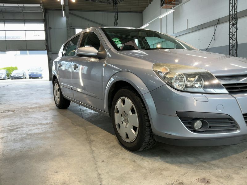 Opel Astra 1.6 Edition 2005 – снимка 12