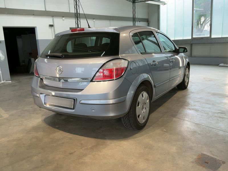 Opel Astra 1.6 Edition 2005 – снимка 8