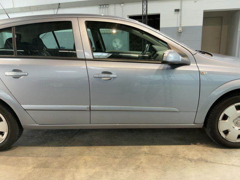 Opel Astra 1.6 Edition 2005 – снимка 10