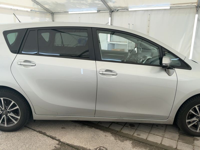 Toyota Verso 1.6 D-4D SkyView Edition 2014 – снимка 10