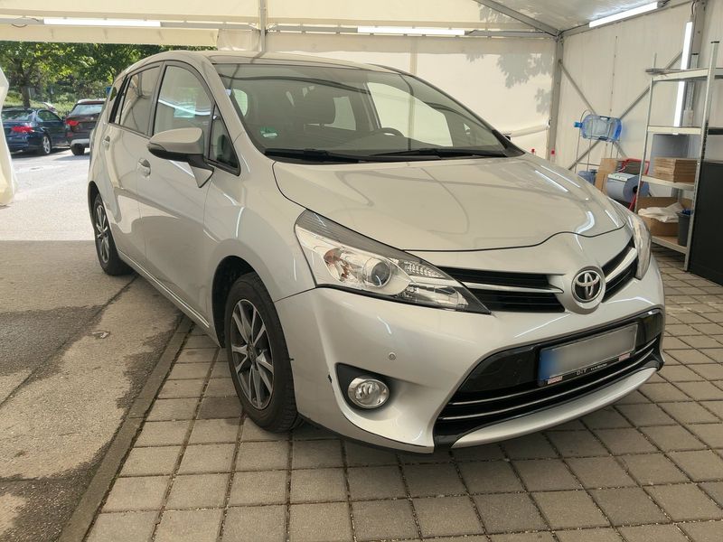 Toyota Verso 1.6 D-4D SkyView Edition 2014 – снимка 12