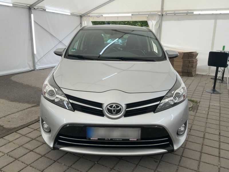Toyota Verso 1.6 D-4D SkyView Edition 2014 – снимка 14