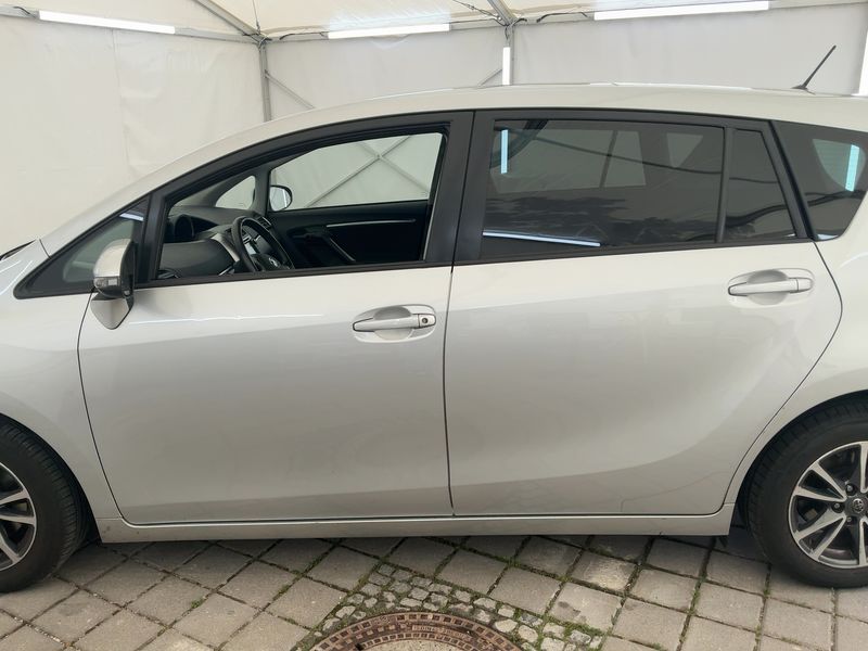 Toyota Verso 1.6 D-4D SkyView Edition 2014 – снимка 4