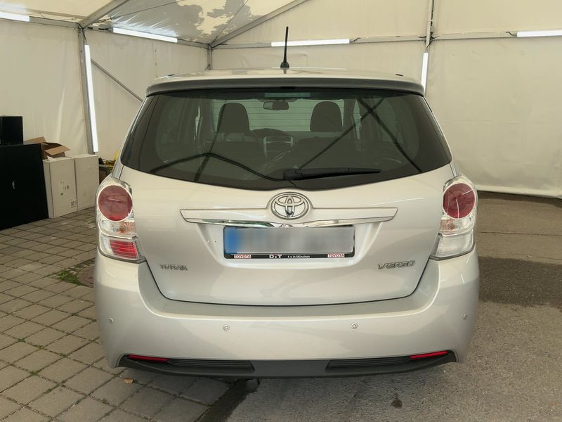 Toyota Verso 1.6 D-4D SkyView Edition 2014 – снимка 7