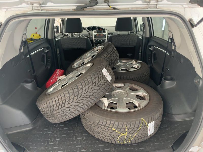 Toyota Verso 1.6 D-4D SkyView Edition 2014 – снимка 16