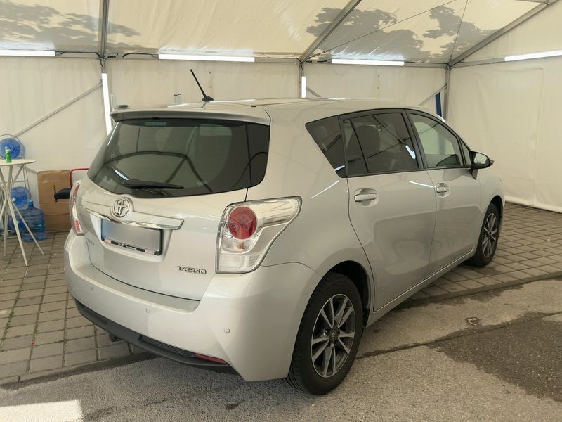 Toyota Verso 1.6 D-4D SkyView Edition 2014 – снимка 8