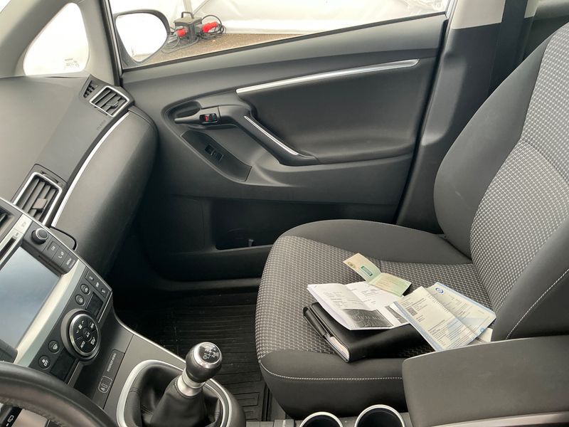 Toyota Verso 1.6 D-4D SkyView Edition 2014 – снимка 22