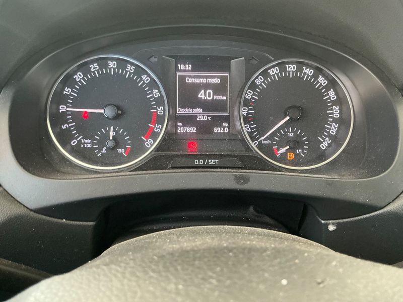Skoda Rapid Spaceback 1.4 TDI Ambition 2016 – снимка 18