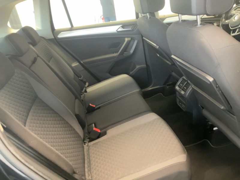 Volkswagen Tiguan 2.0 TDI Style 4Motion BlueMotion Tech 2018 – снимка 20