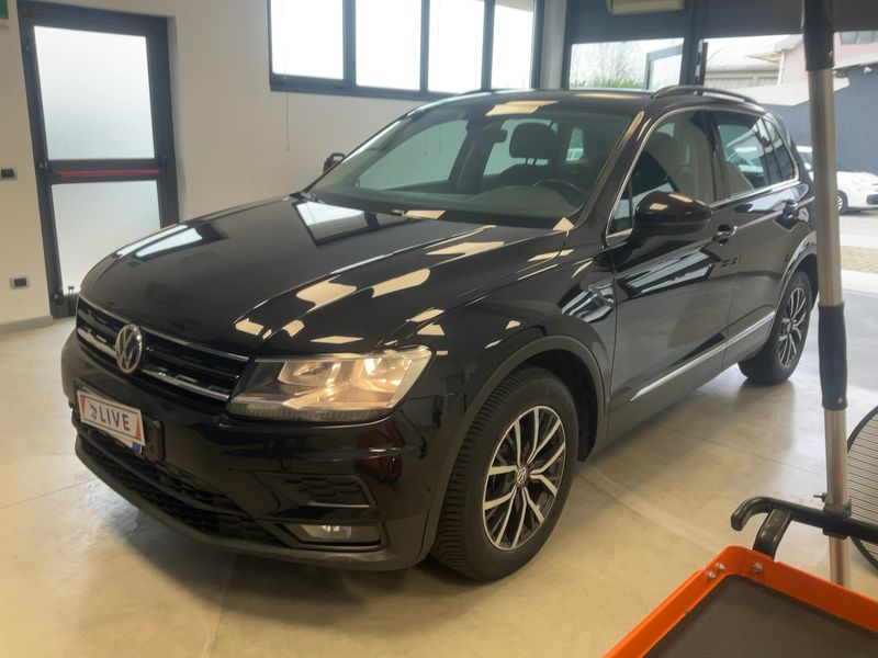 Volkswagen Tiguan 2.0 TDI Style 4Motion BlueMotion Tech 2018 – снимка 1