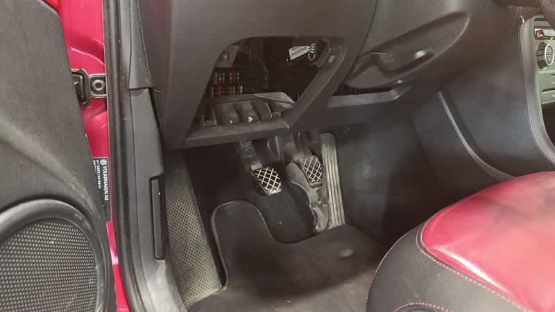 Volkswagen Beetle 2.0 TDI Fender Edition 2016 – снимка 25