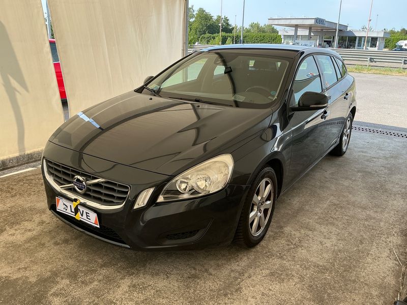 Volvo V60 2.0 D4 Kinetic 2011 – снимка 1