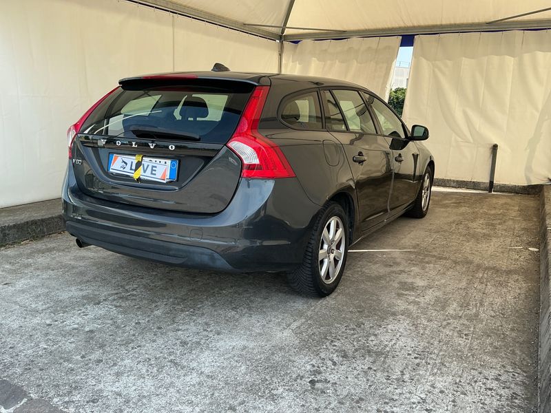 Volvo V60 2.0 D4 Kinetic 2011 – снимка 2