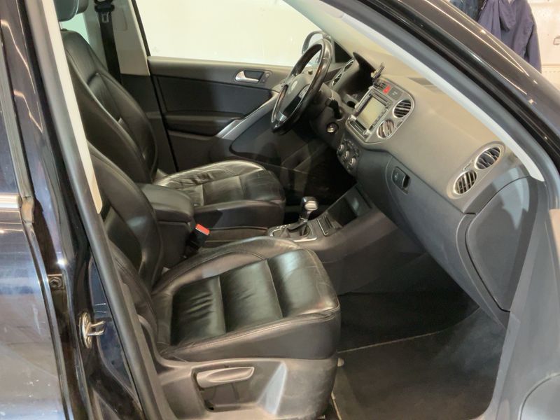 Volkswagen Tiguan 2.0 TDI Sport & Style 4Motion 2009 – снимка 16
