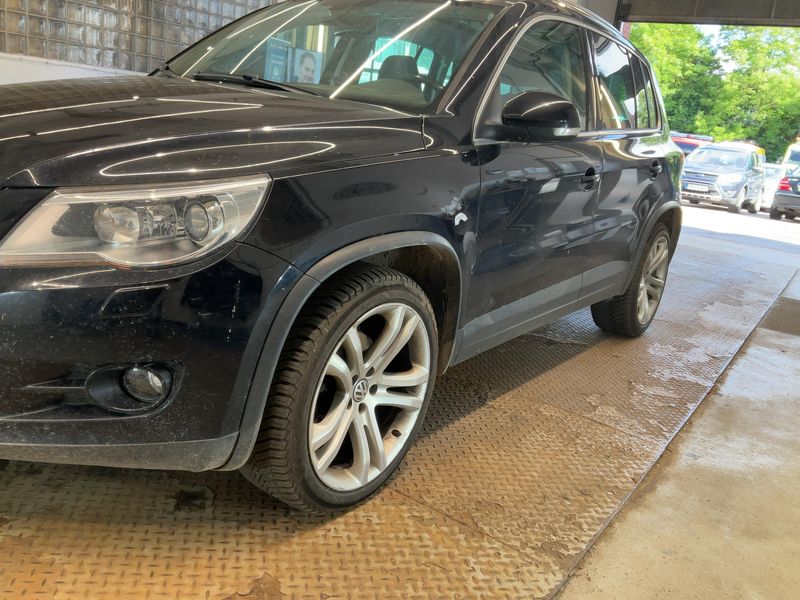 Volkswagen Tiguan 2.0 TDI Sport & Style 4Motion 2009 – снимка 2