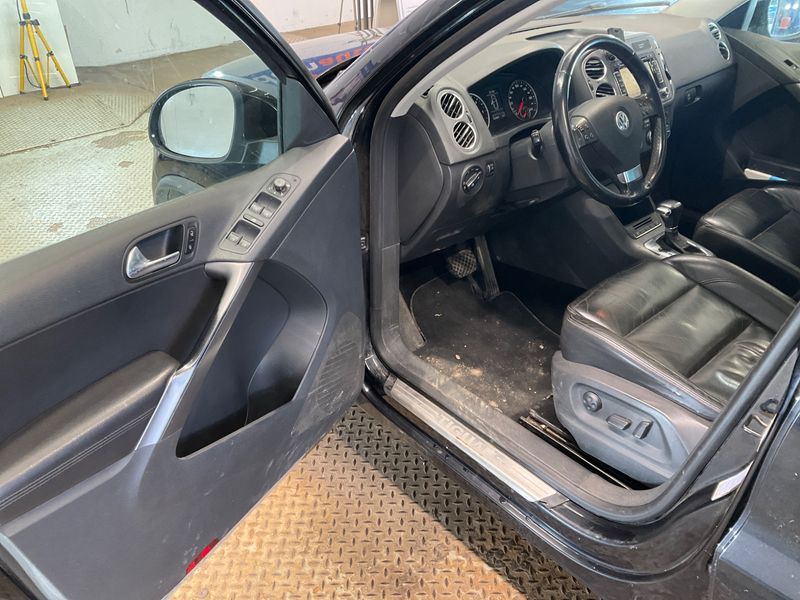 Volkswagen Tiguan 2.0 TDI Sport & Style 4Motion 2009 – снимка 29