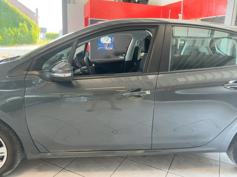 Peugeot 208 1.4 HDi Active 2014 – снимка 4
