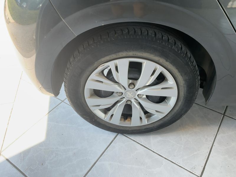 Peugeot 208 1.4 HDi Active 2014 – снимка 9