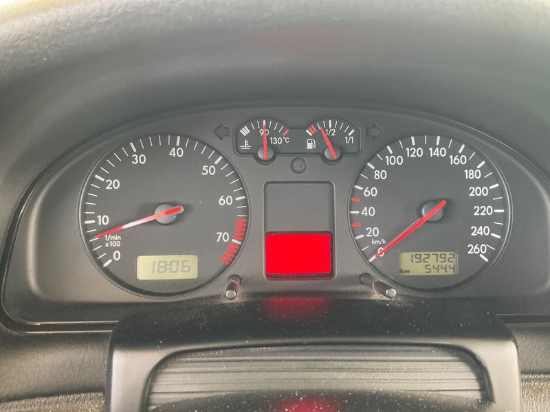 Volkswagen Passat 2.8 V6 Highline 4Motion 2000 – снимка 4