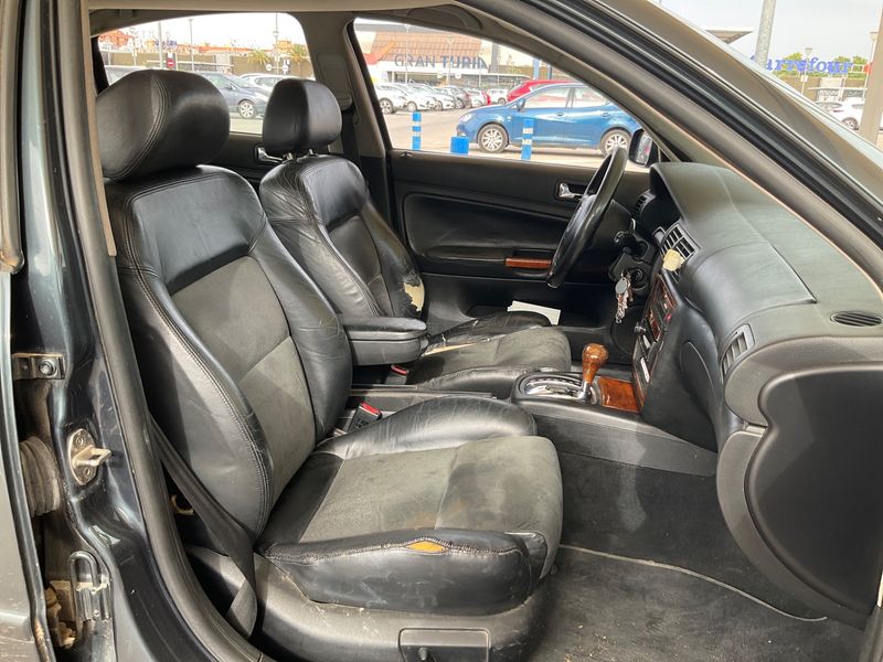 Volkswagen Passat 2.8 V6 Highline 4Motion 2000 – снимка 3