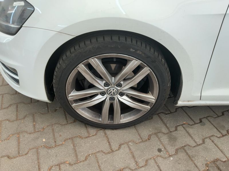 Volkswagen Golf VII 2.0 TDI Highline BlueMotion Tech 2015 – снимка 3