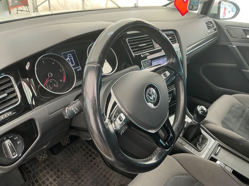 Volkswagen Golf VII 2.0 TDI Highline BlueMotion Tech 2015 – снимка 30