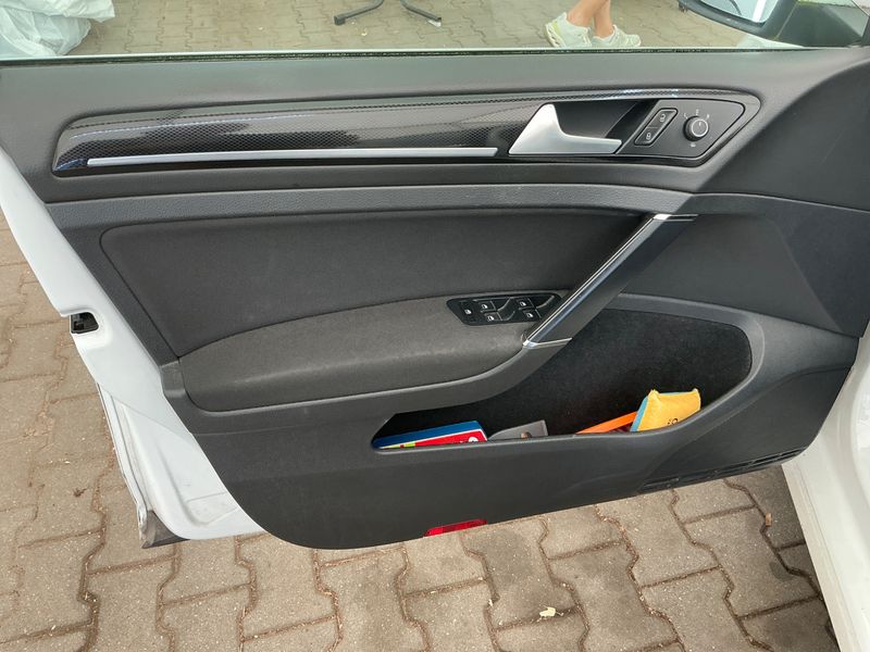Volkswagen Golf VII 2.0 TDI Highline BlueMotion Tech 2015 – снимка 31