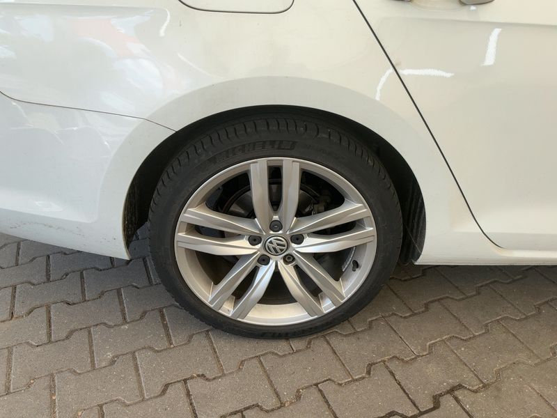 Volkswagen Golf VII 2.0 TDI Highline BlueMotion Tech 2015 – снимка 9