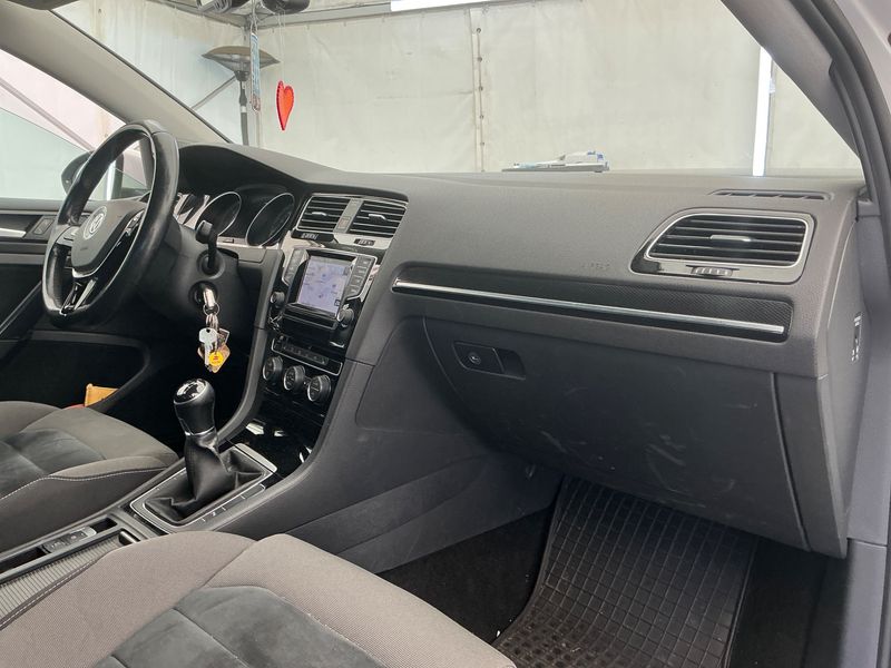 Volkswagen Golf VII 2.0 TDI Highline BlueMotion Tech 2015 – снимка 27