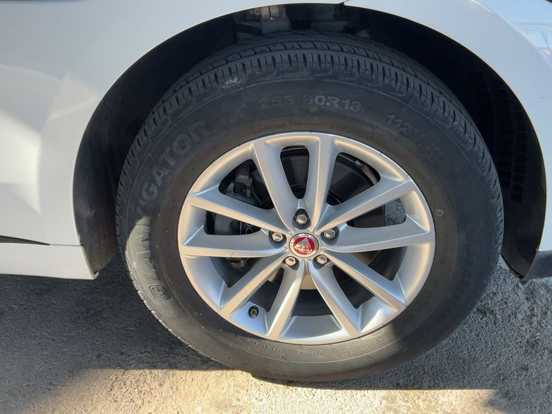 Jaguar F-Pace 20d Pure AWD 2016 – снимка 11