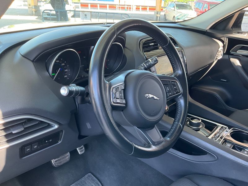 Jaguar F-Pace 20d Pure AWD 2016 – снимка 22