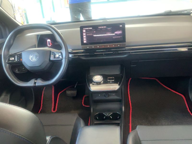MG 4 electric drive 150 kW Luxury 2023 – снимка 17