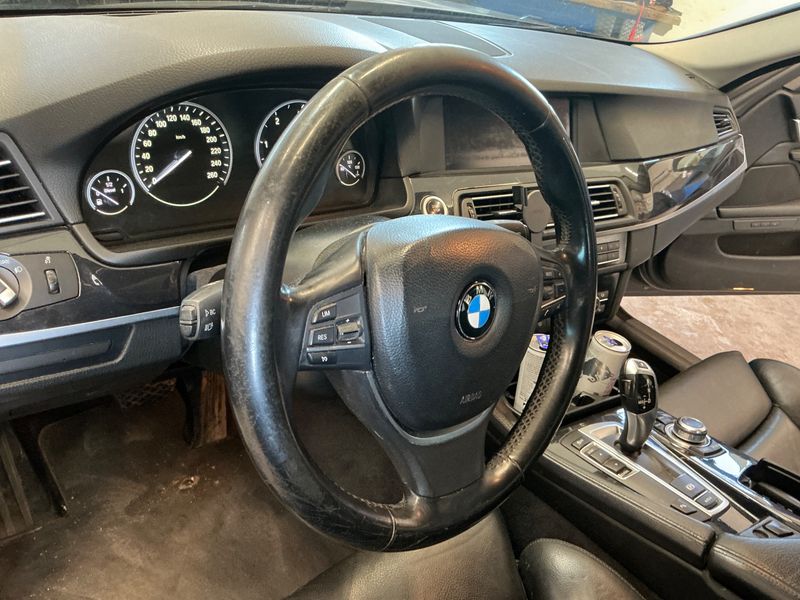 BMW 5er 525d 2011 – снимка 32
