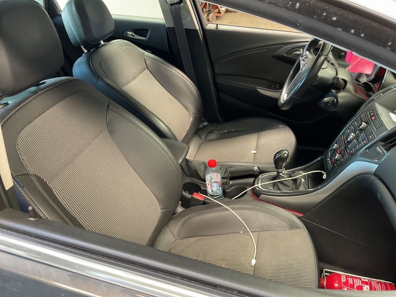 Opel Astra 1.7 CDTI Exklusiv 2014 – снимка 3