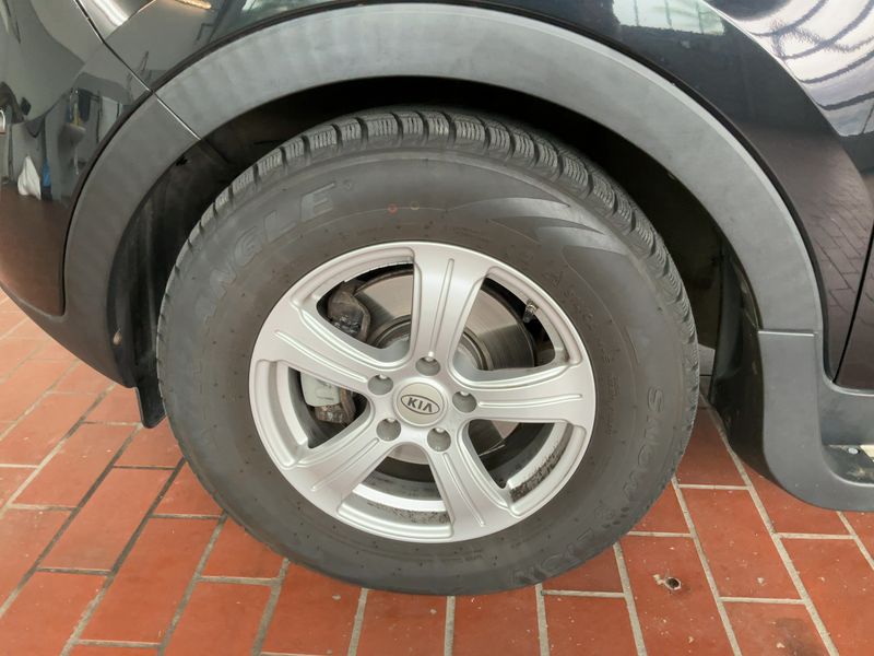 Kia Sportage 2.0 CRDi Spirit 4WD 2012 – снимка 3