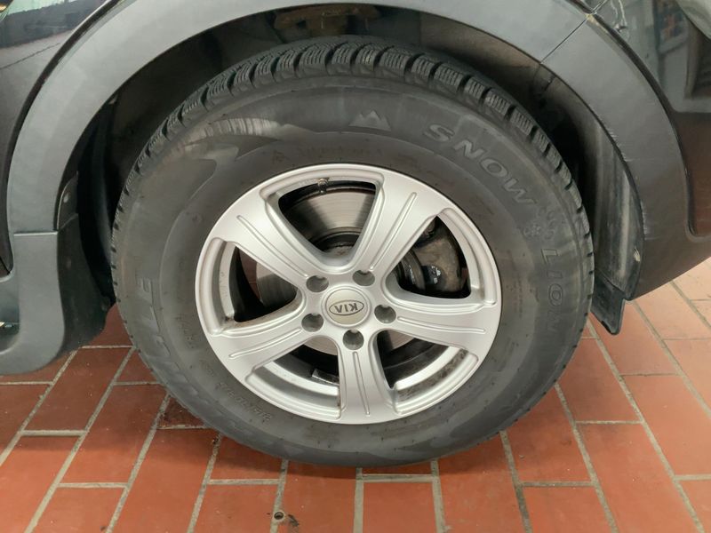 Kia Sportage 2.0 CRDi Spirit 4WD 2012 – снимка 11