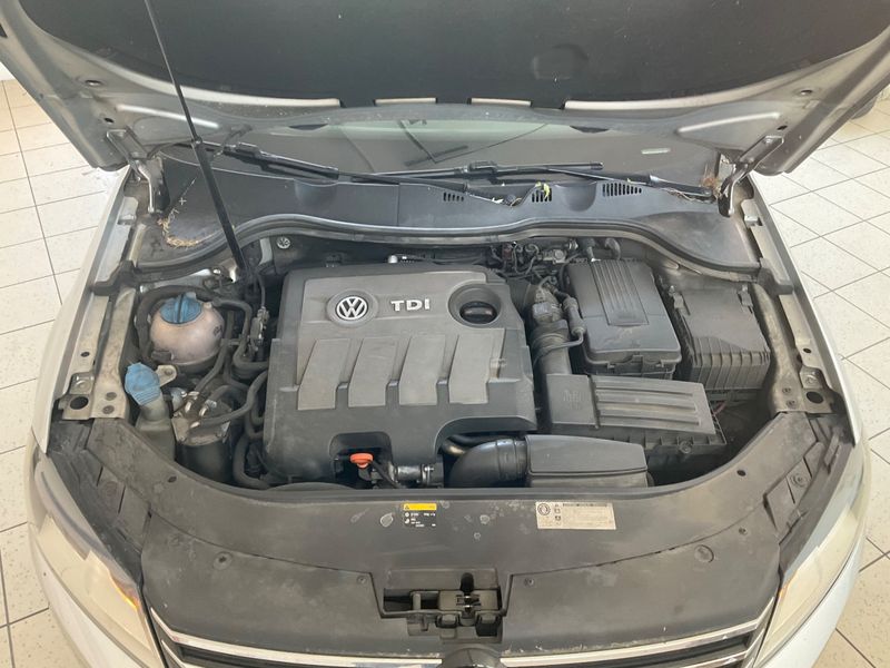 Volkswagen Passat 1.6 TDI Comfortline BlueMotion Tech 2013 – снимка 28