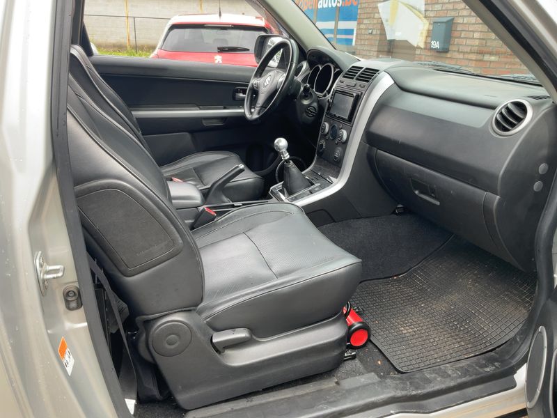 Suzuki Grand Vitara 1.9 DDiS Comfort 2011 – снимка 16