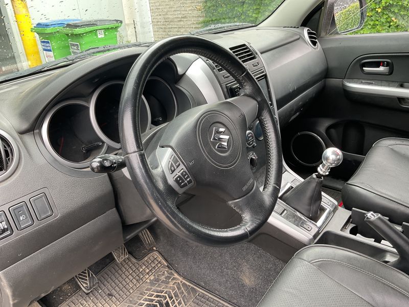 Suzuki Grand Vitara 1.9 DDiS Comfort 2011 – снимка 39