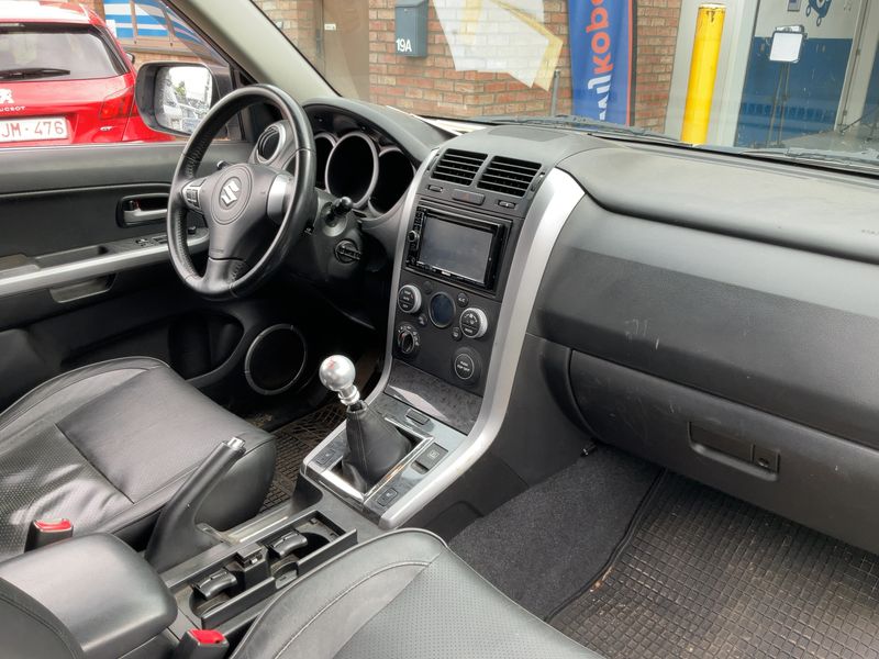 Suzuki Grand Vitara 1.9 DDiS Comfort 2011 – снимка 17