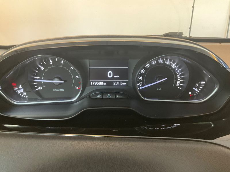 Peugeot 208 1.2 e-VTi Allure 2015 – снимка 4