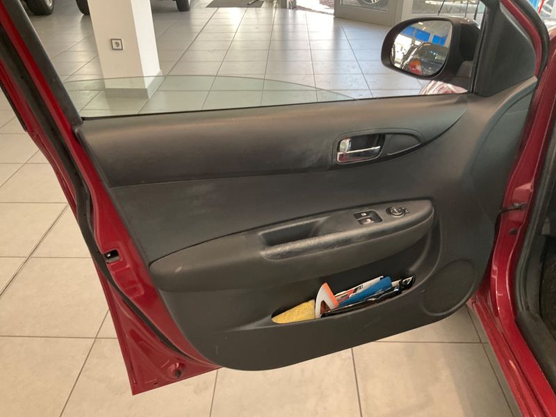 Hyundai i20 1.2 Classic 2015 – снимка 33